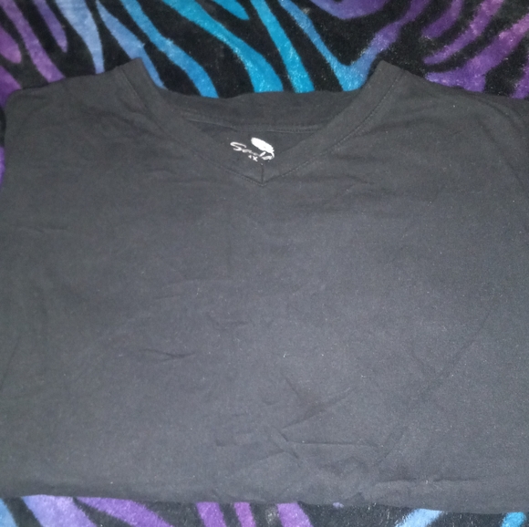 🤑Men's "Sada" 1X Black Short Sleeve V Neck Tee - Picture 5 of 8